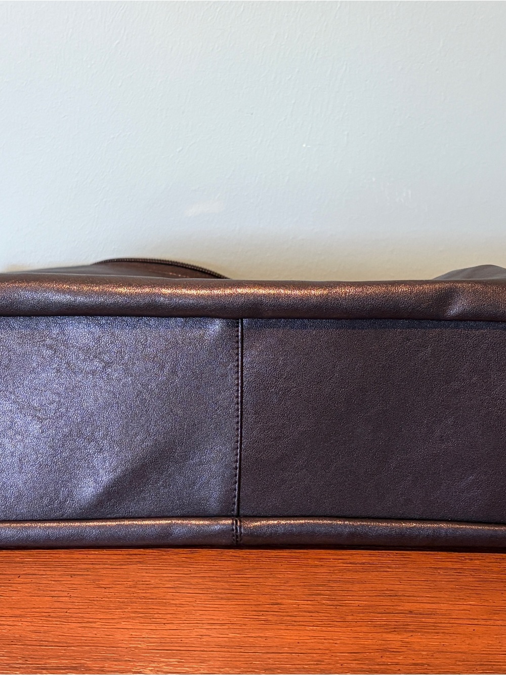 🔥🆕🔥 Runlight Black Vegan Leather Lightweight Crossbody Bag - Picture 5 of 5